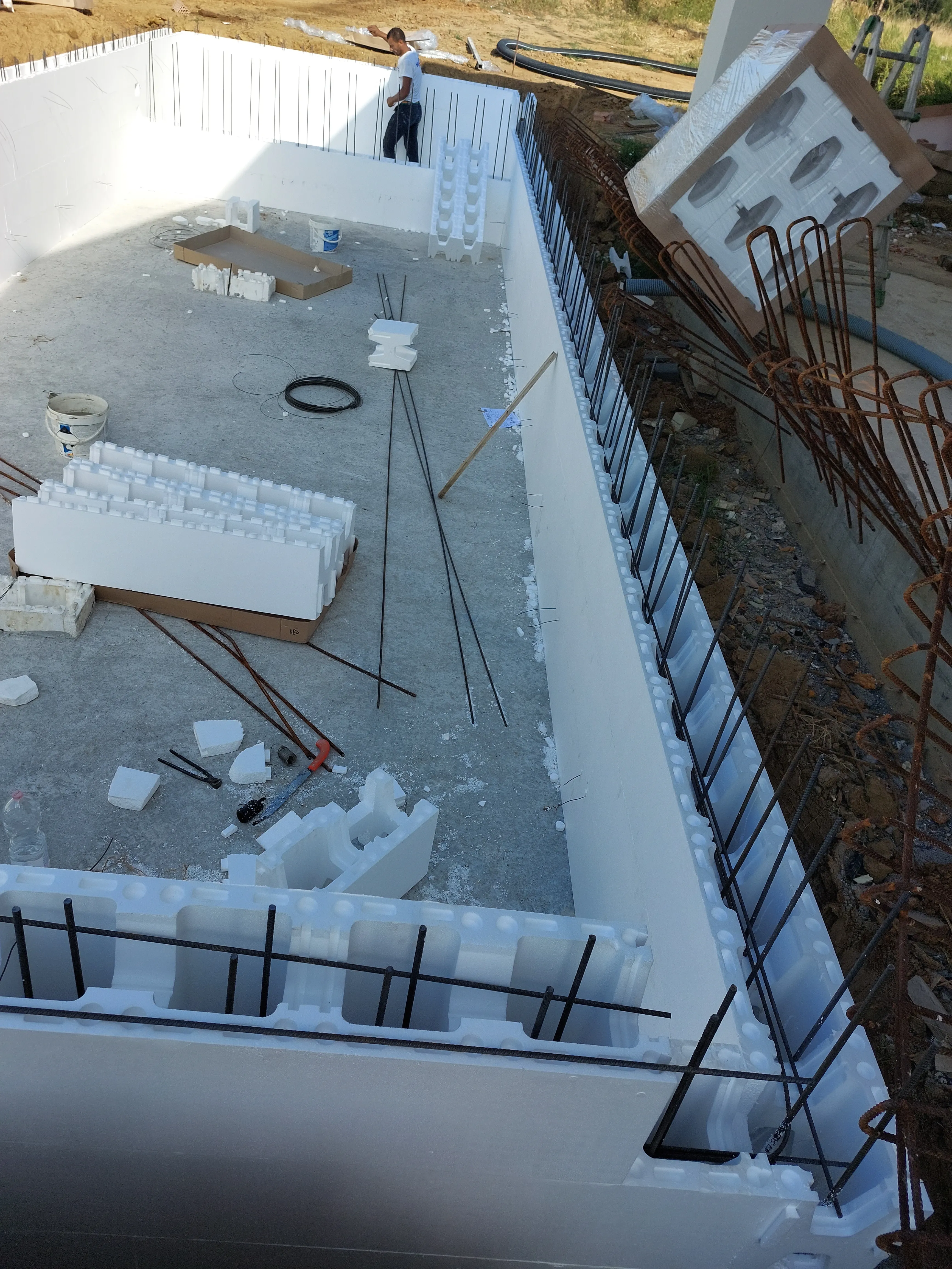 Tecnica e precisione skimmer — Kash Piscine cantiere