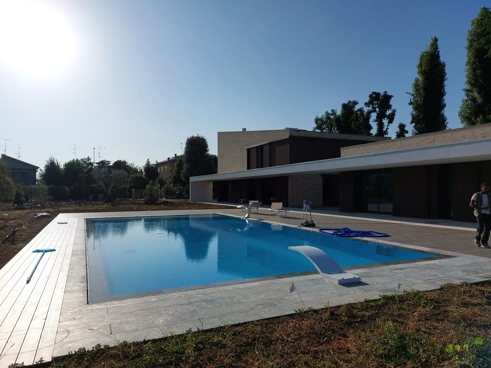 Sfioro senza canaletta — Kash Piscine costruzione e manutenzione piscine